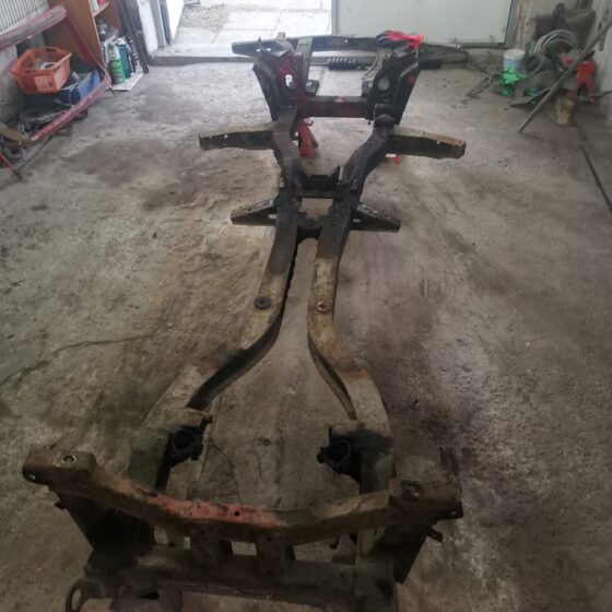 KaidoWorks.jp - Rama samochodu Triumph Spitfire przed renowacją