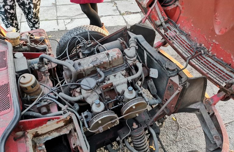 KaidoWorks.jp - Silnik samochodu Triumph Spitfire przed renowacją